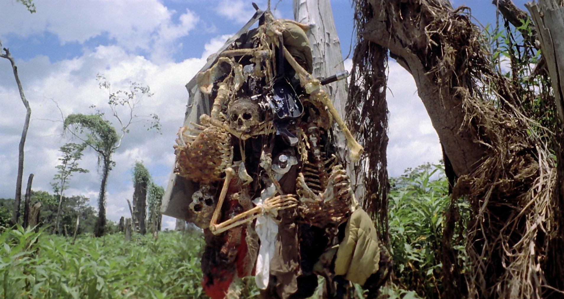 why-cannibal-holocaust-is-an-essential-horror-movie-looks-like-the-film-crew-made-a-go-293867.jpg